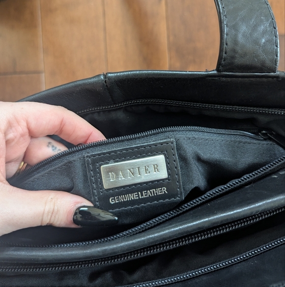 DANIER VINTAGE LEATHER SHOULDER BAG - Picture 4 of 4